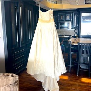 Beautiful wedding Dress.